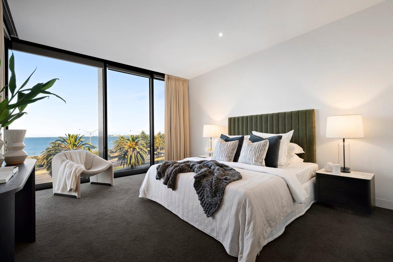 6/2 Esplanade East, Port Melbourne, 3207