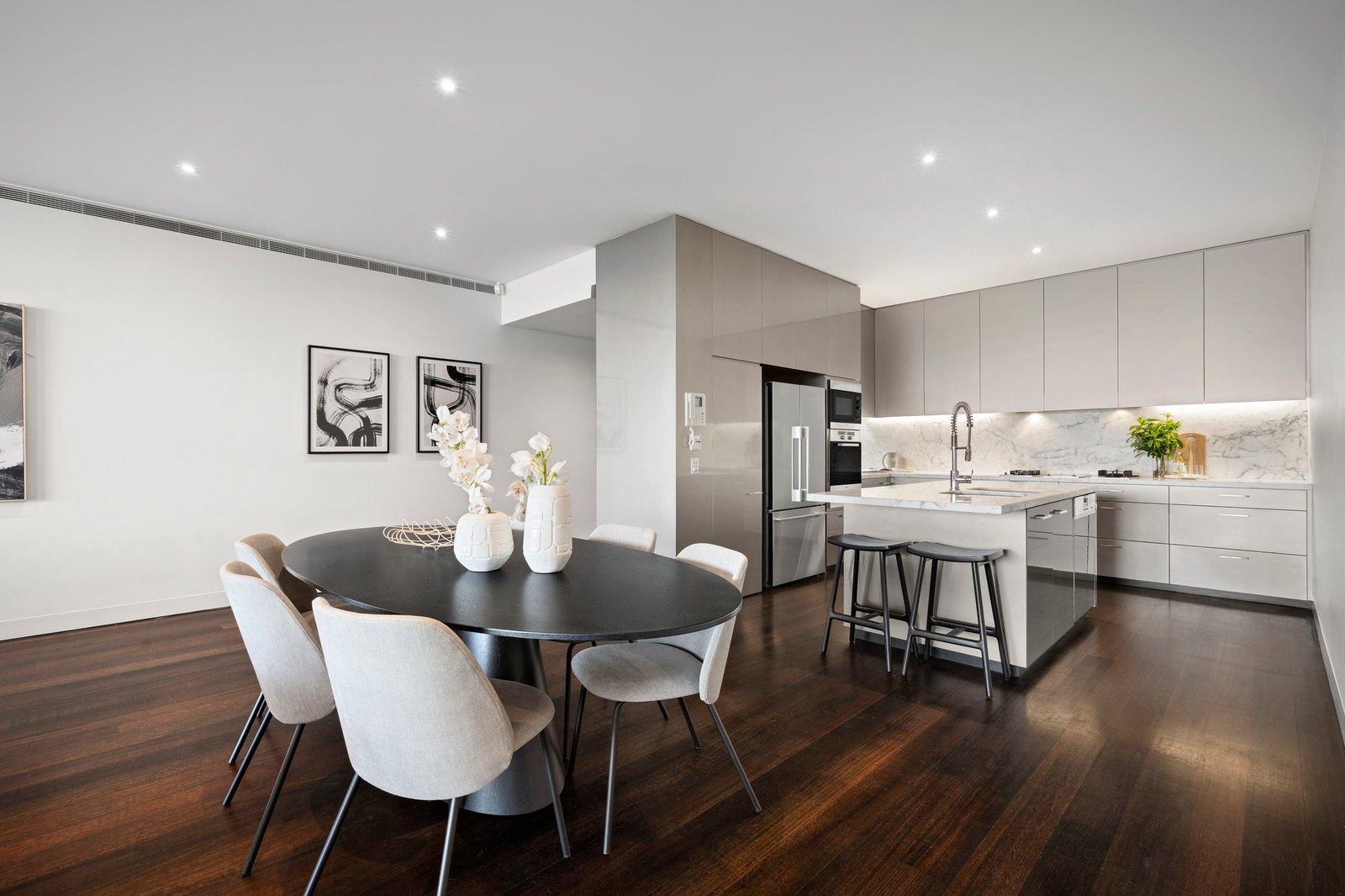 6/2 Esplanade East, Port Melbourne, 3207