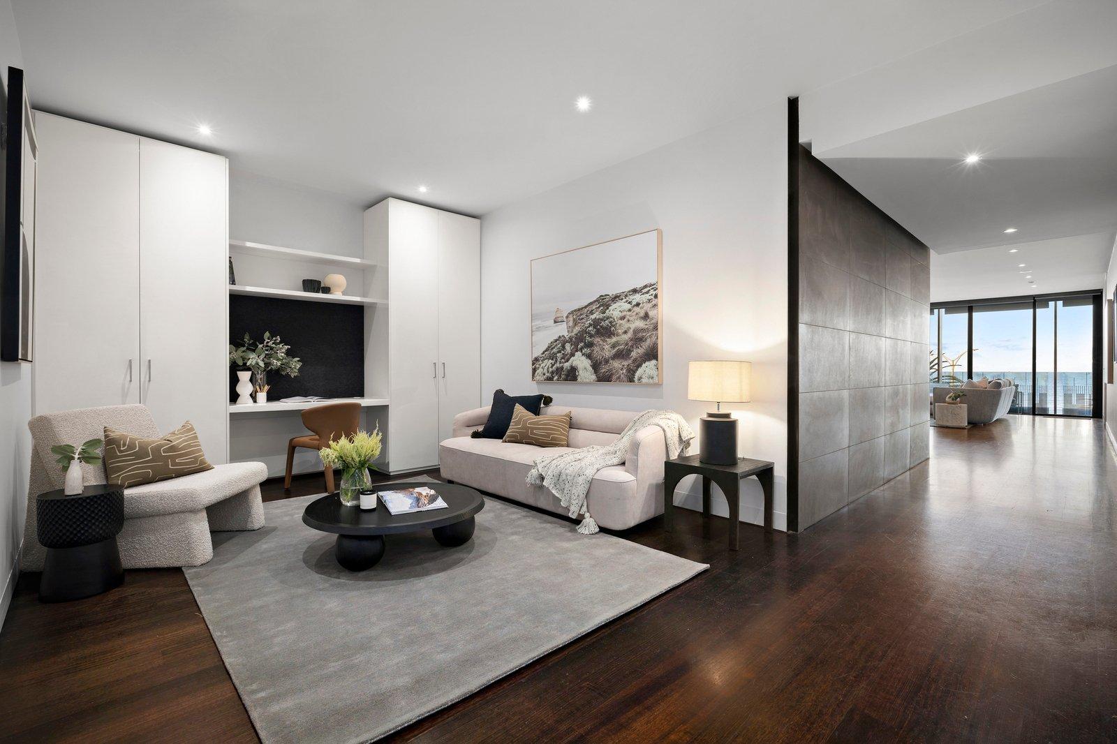 6/2 Esplanade East, Port Melbourne, 3207