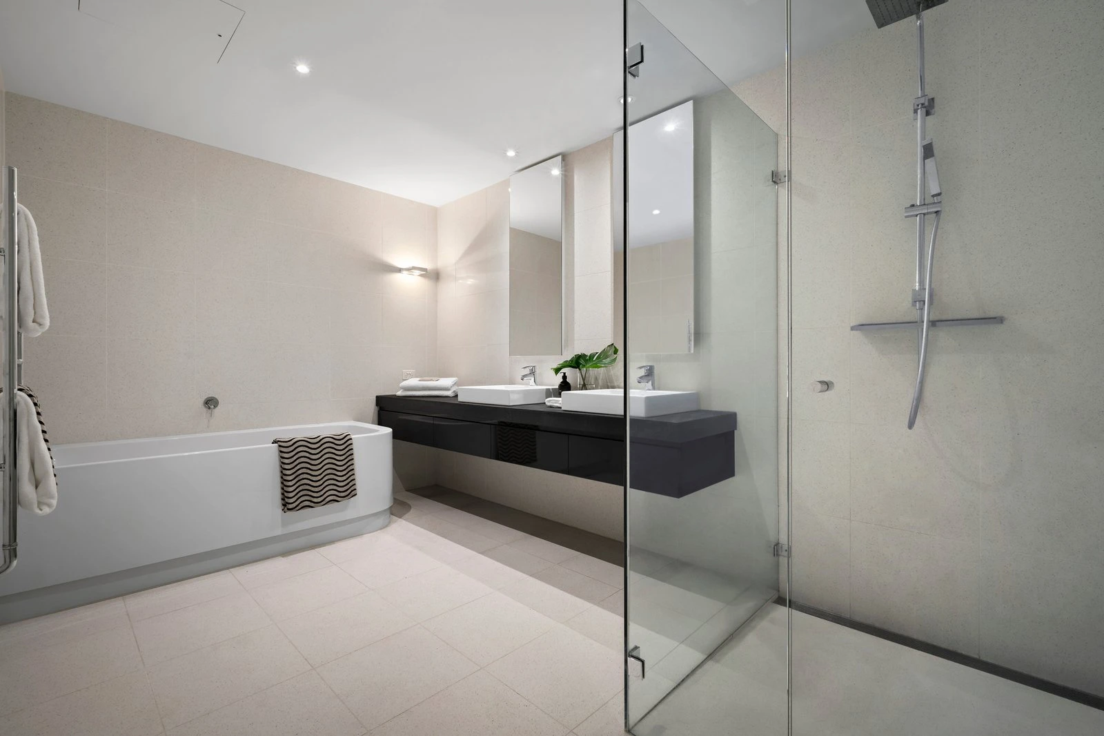 6/2 Esplanade East, Port Melbourne, 3207