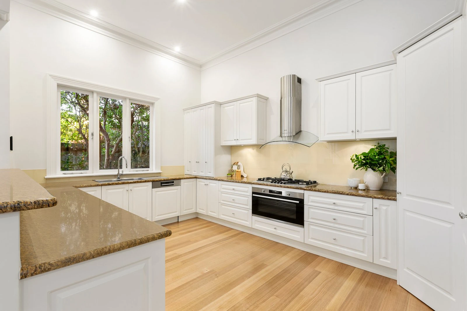 64 Bowen Street, Camberwell, 3124