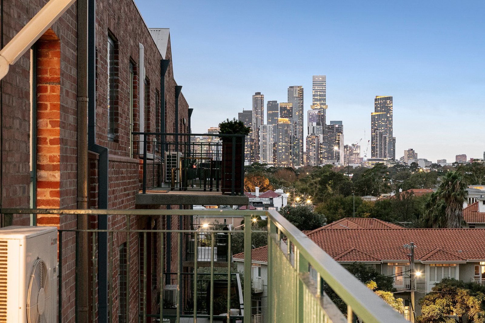 6D/9 Beach Street, Port Melbourne, 3207