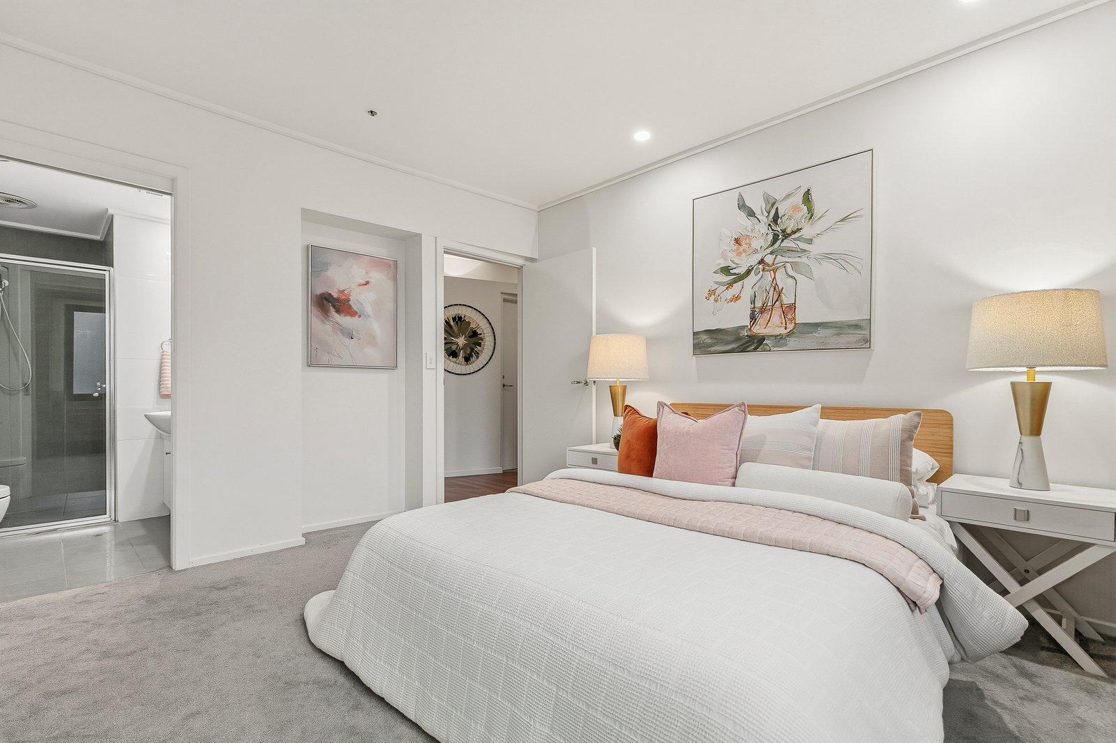 6D/9 Beach Street, Port Melbourne, 3207