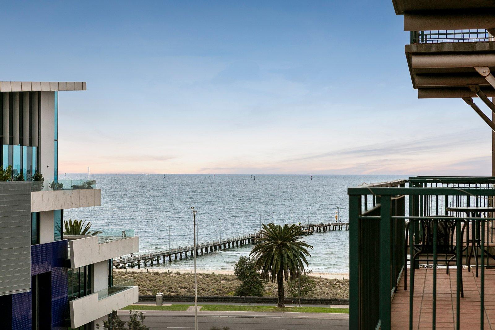 6D/9 Beach Street, Port Melbourne, 3207