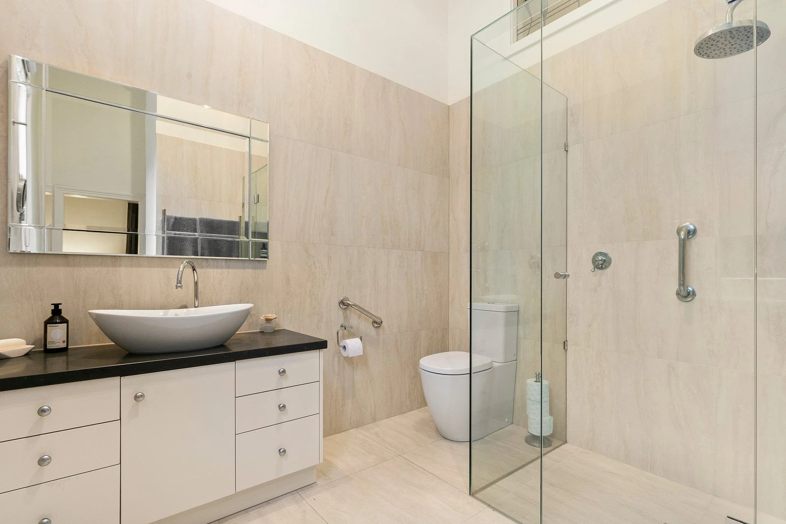 7 Avenue Road, Camberwell, 3124