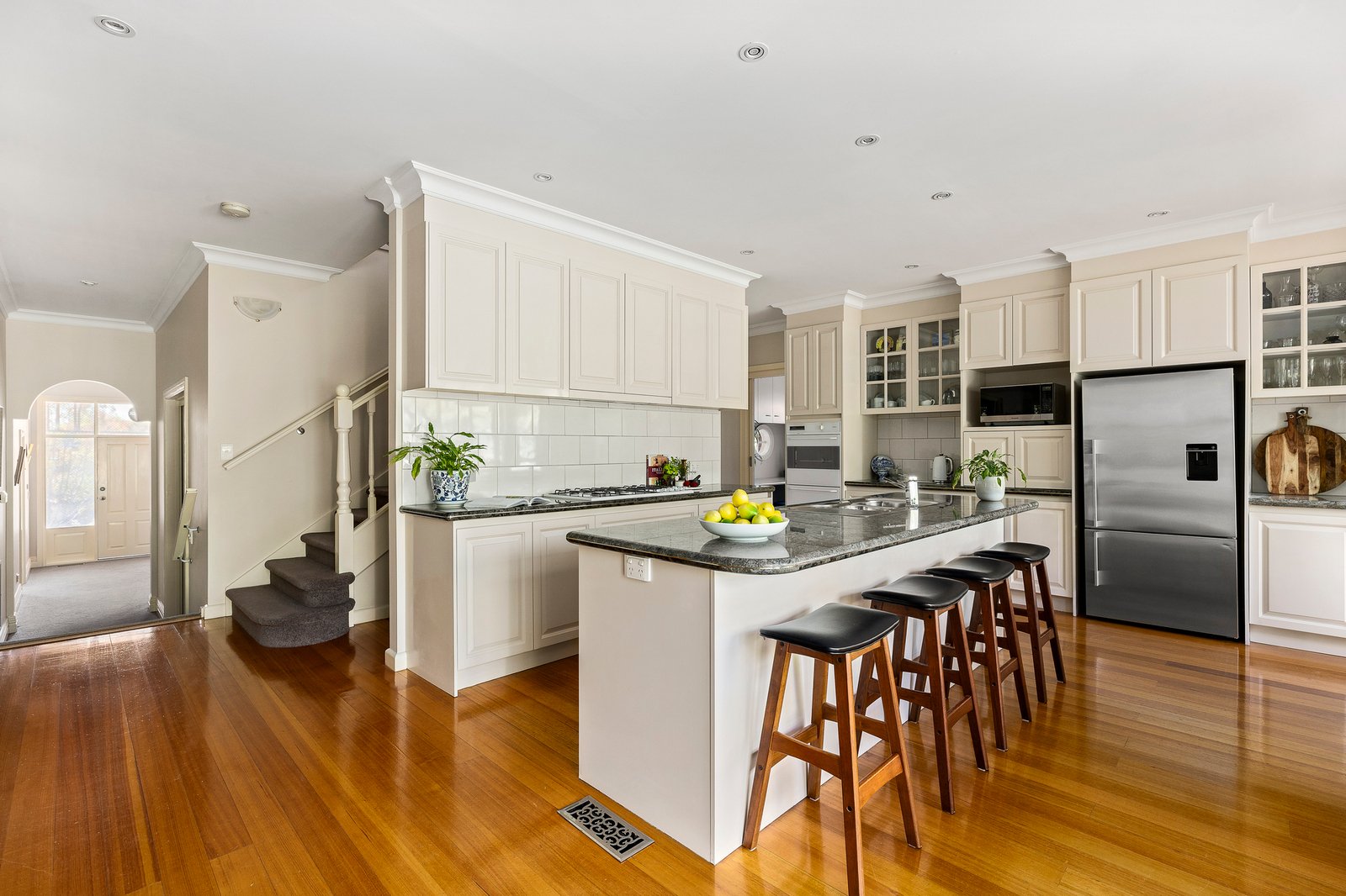 7 Carlyle Crescent, Mont Albert, 3127