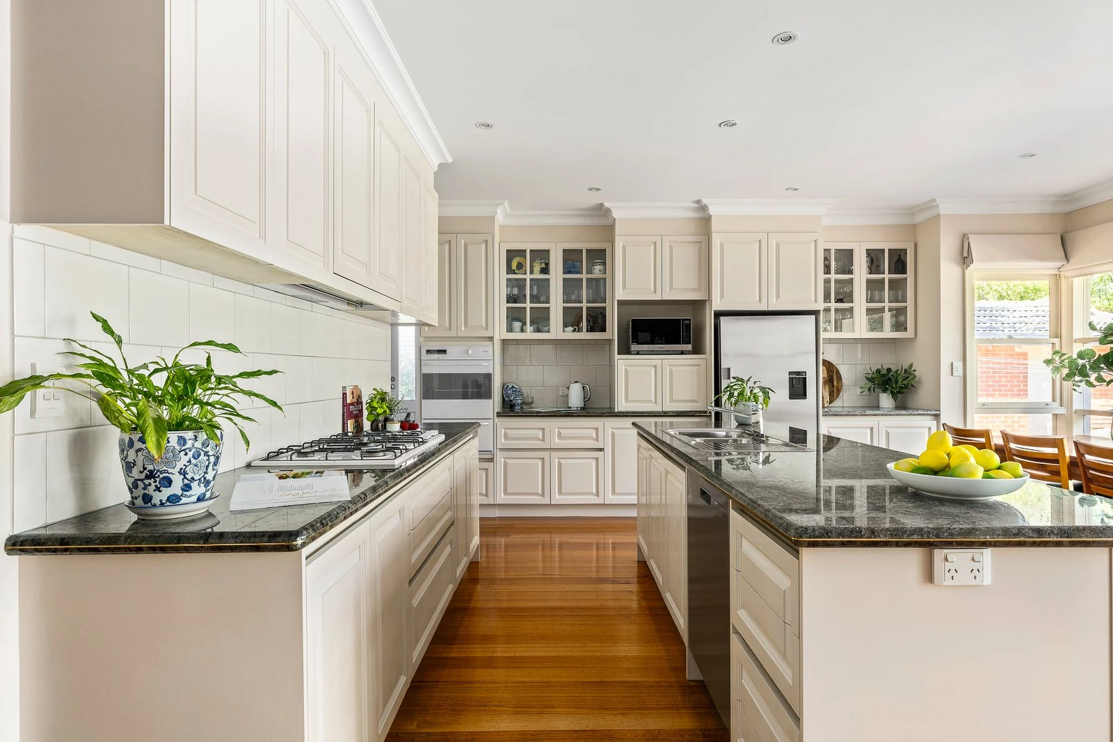 7 Carlyle Crescent, Mont Albert, 3127