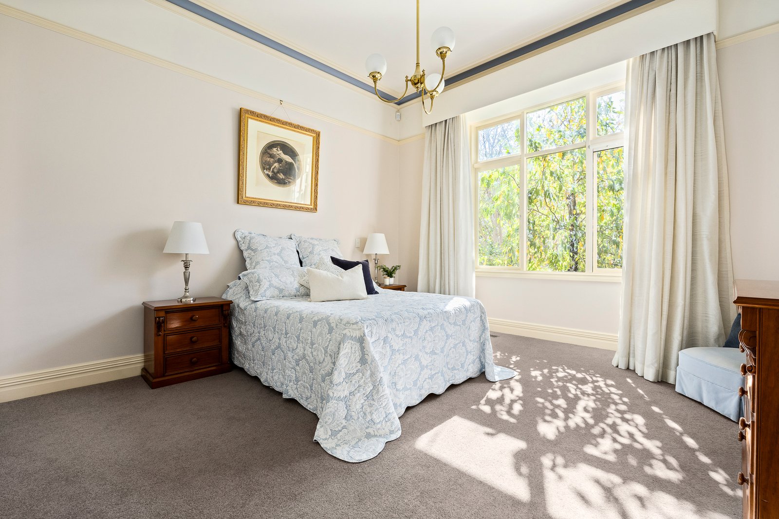 7 Carlyle Crescent, Mont Albert, 3127