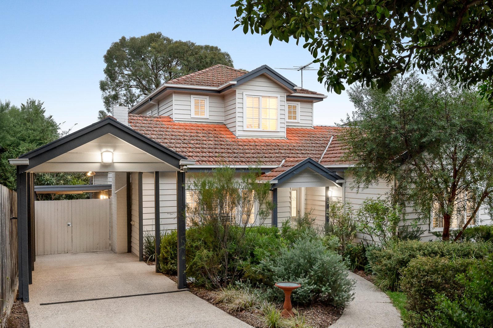 7 Sutton Parade, Mont Albert North, 3129