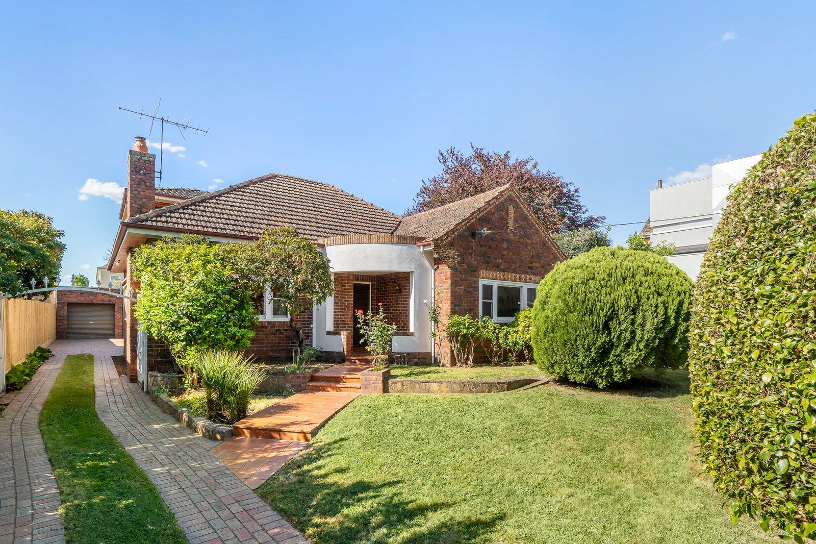 7 Walbundry Drive, Kew East, 3102