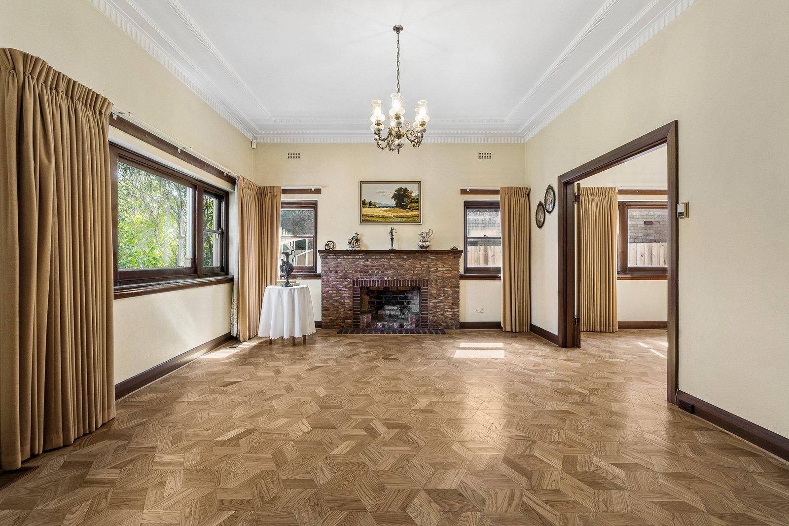 7 Walbundry Drive, Kew East, 3102
