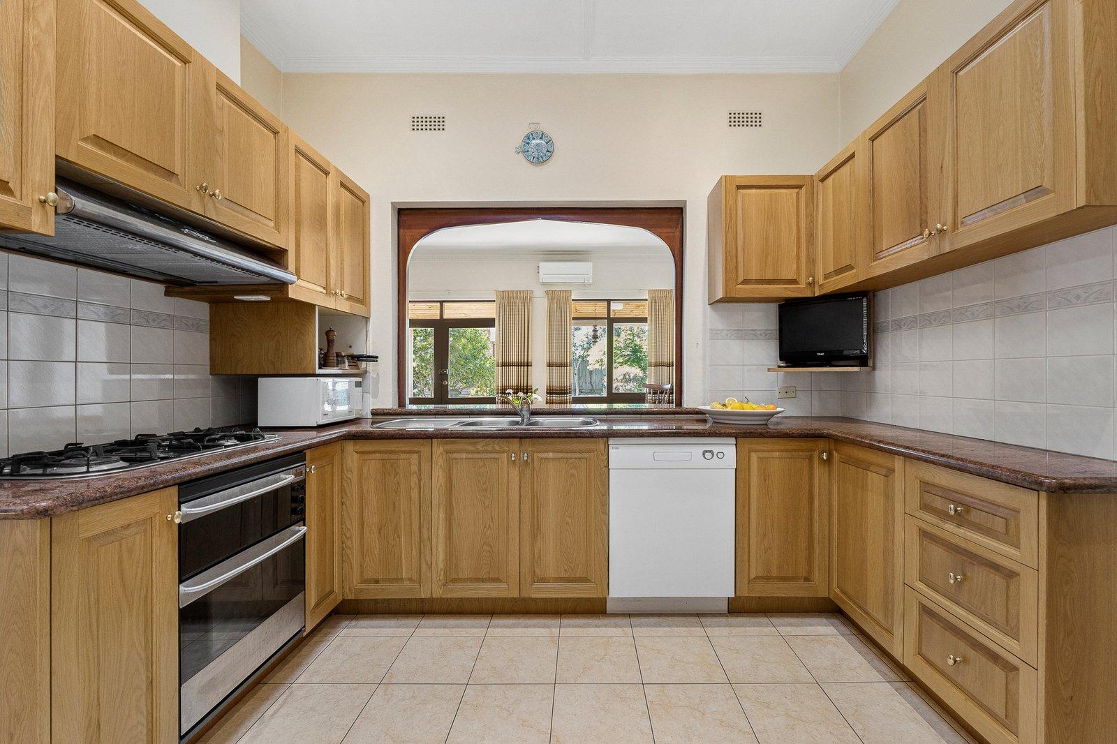 7 Walbundry Drive, Kew East, 3102