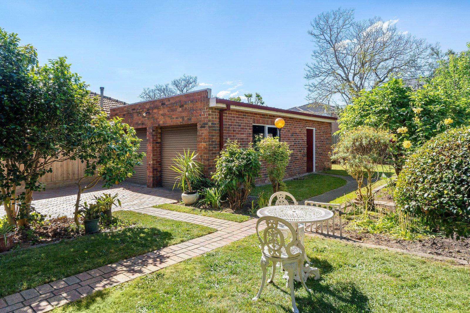 7 Walbundry Drive, Kew East, 3102