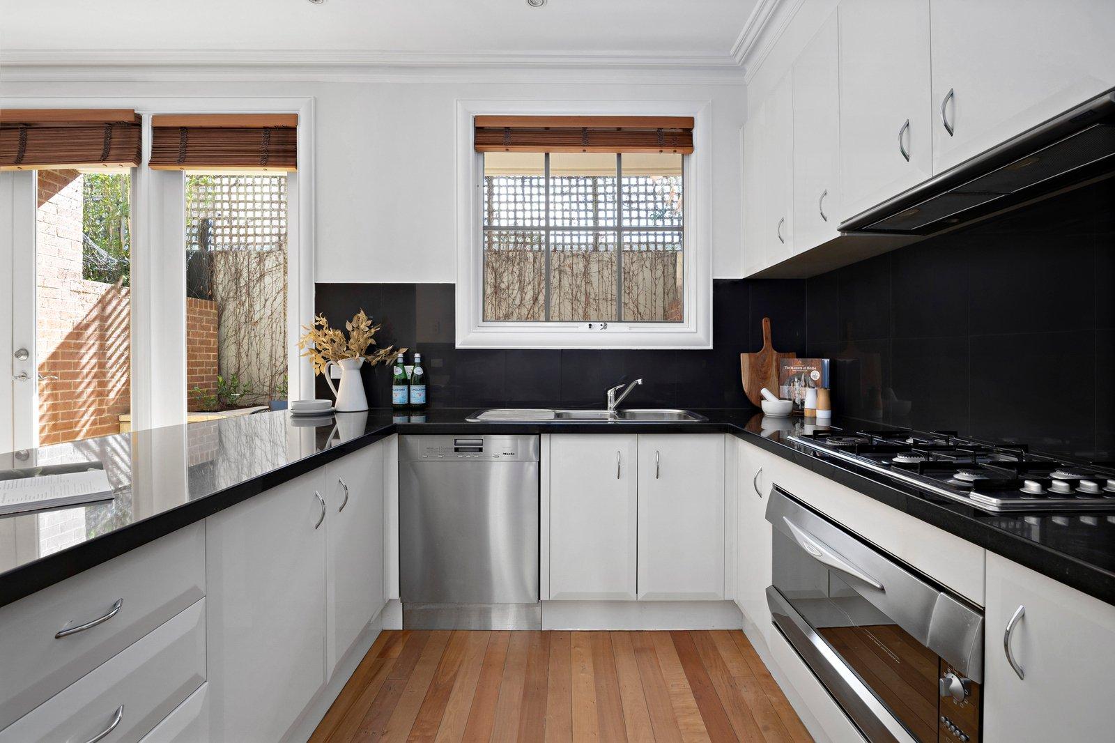 7/10 Lalbert Crescent, Prahran, 3181