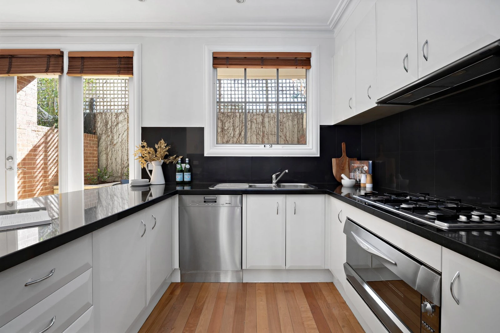 7/10 Lalbert Crescent, Prahran, 3181
