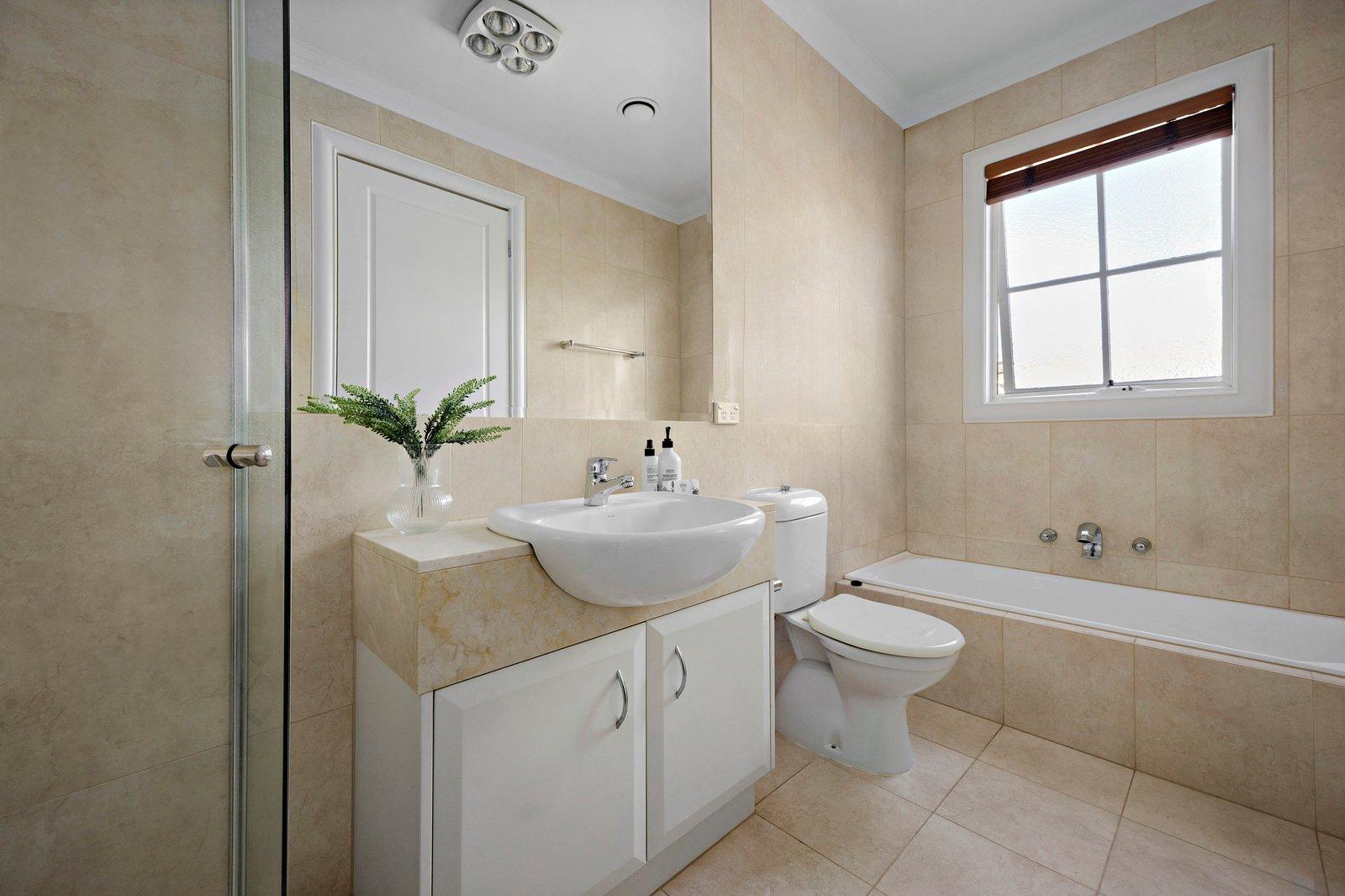 7/10 Lalbert Crescent, Prahran, 3181