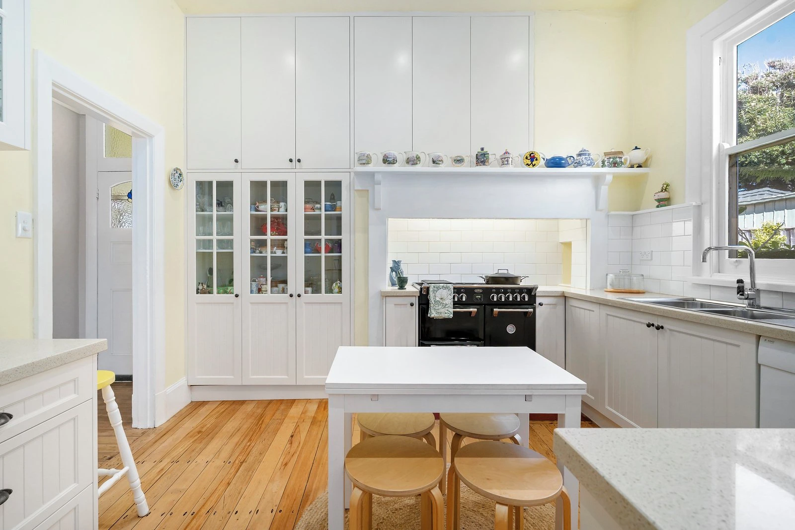 759-760 Esplanade, Mornington, 3931