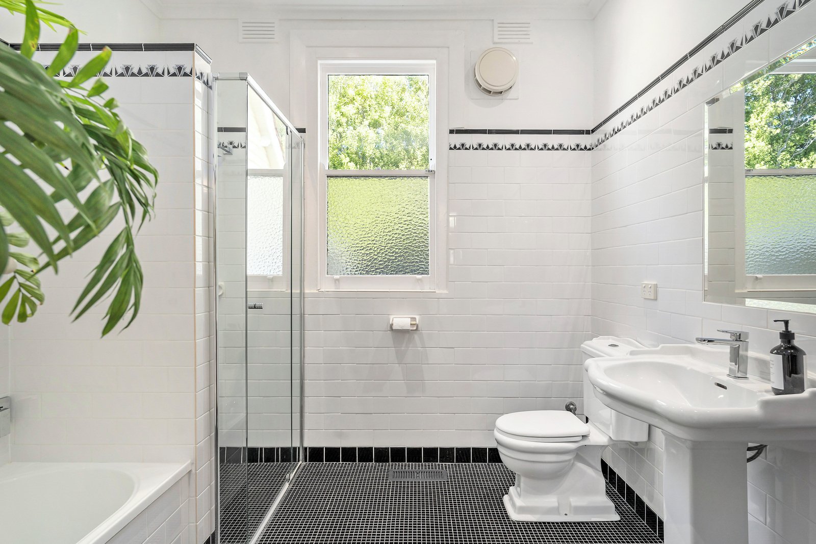 759-760 Esplanade, Mornington, 3931
