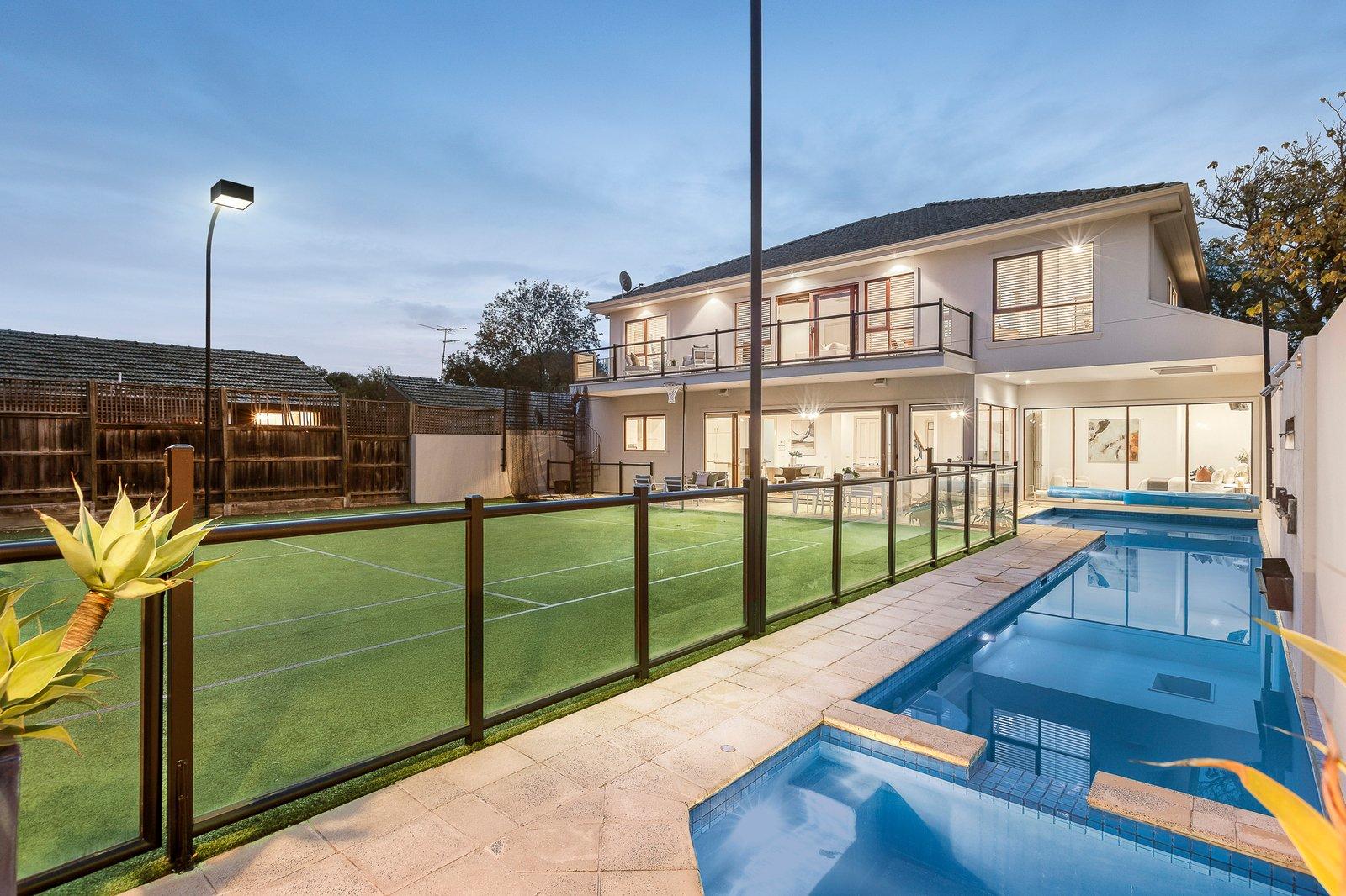 8 Avondale Grove, Mount Waverley, 3149