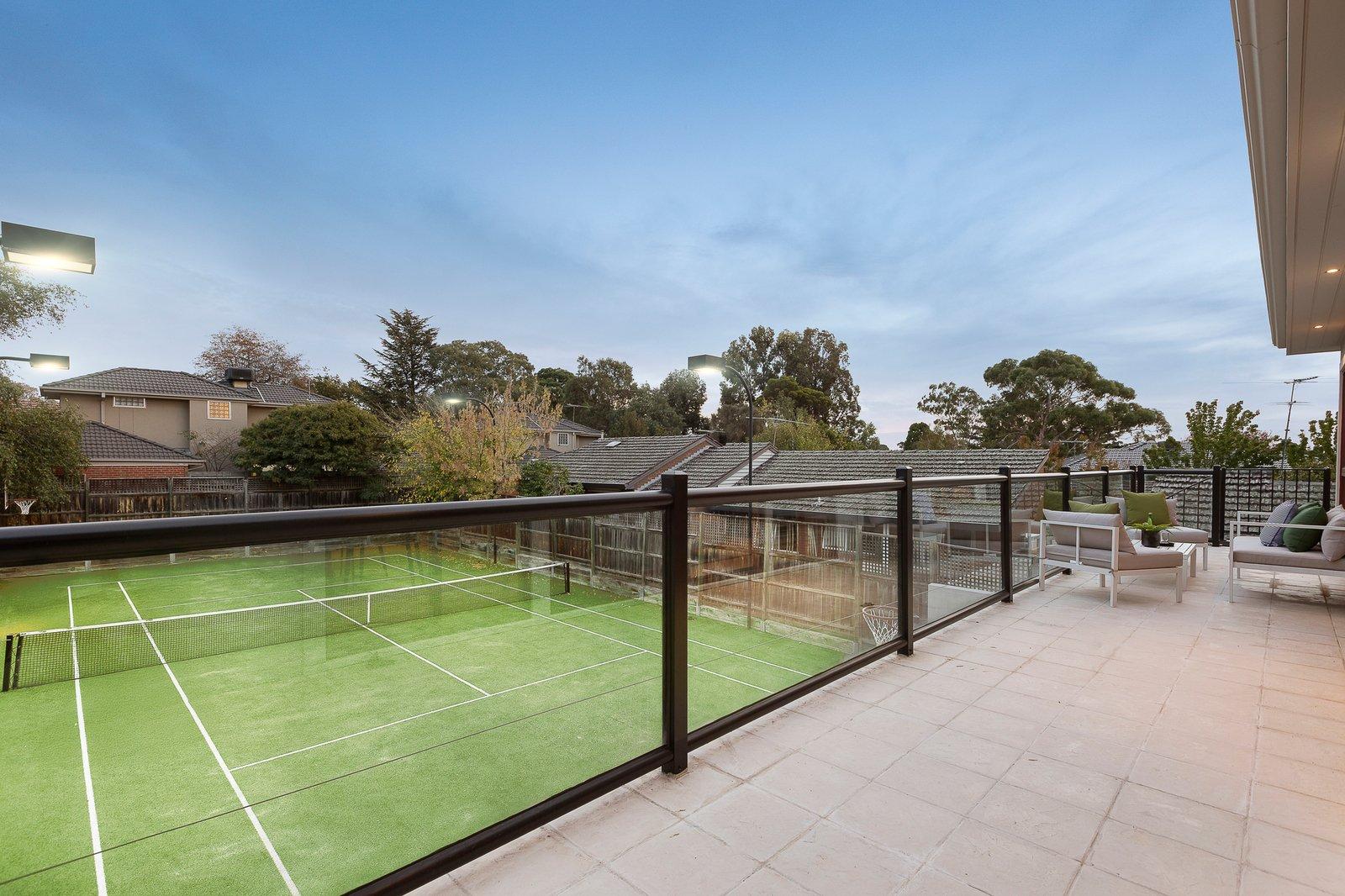 8 Avondale Grove, Mount Waverley, 3149