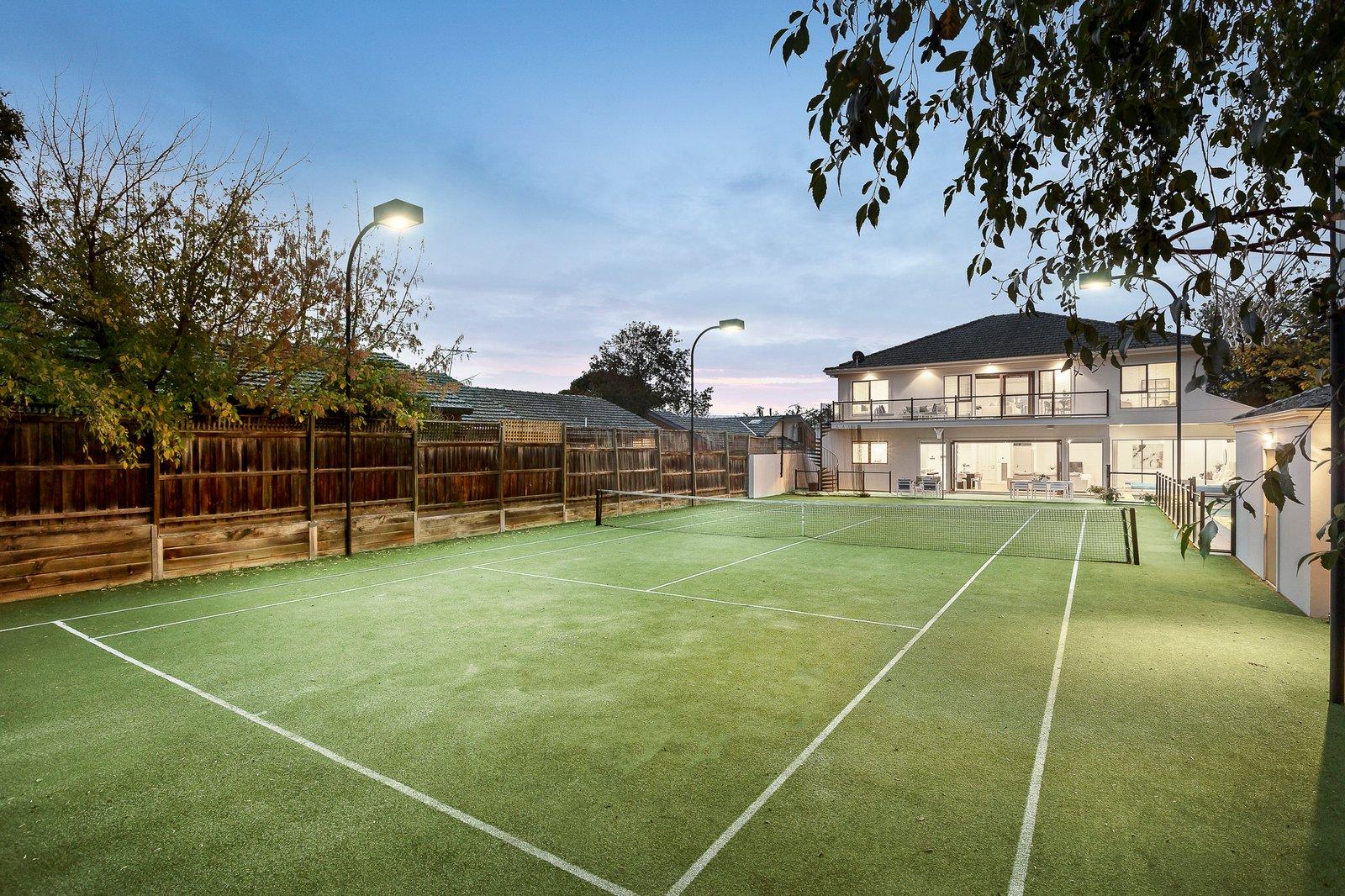 8 Avondale Grove, Mount Waverley, 3149