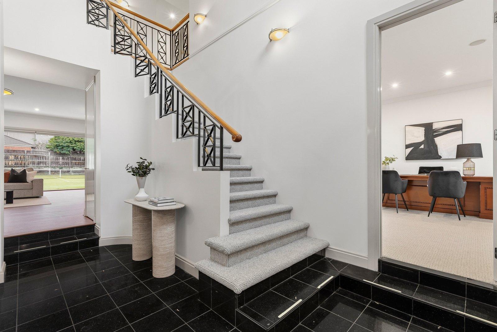 8 Avondale Grove, Mount Waverley, 3149