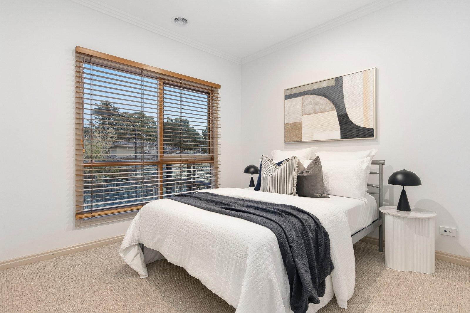 8 Avondale Grove, Mount Waverley, 3149