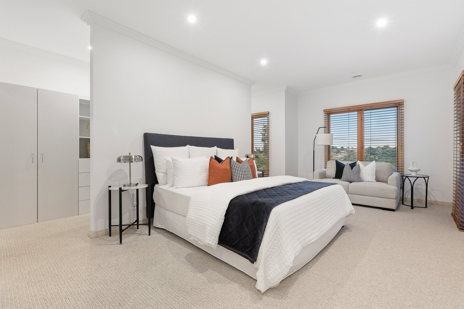 8 Avondale Grove, Mount Waverley, 3149