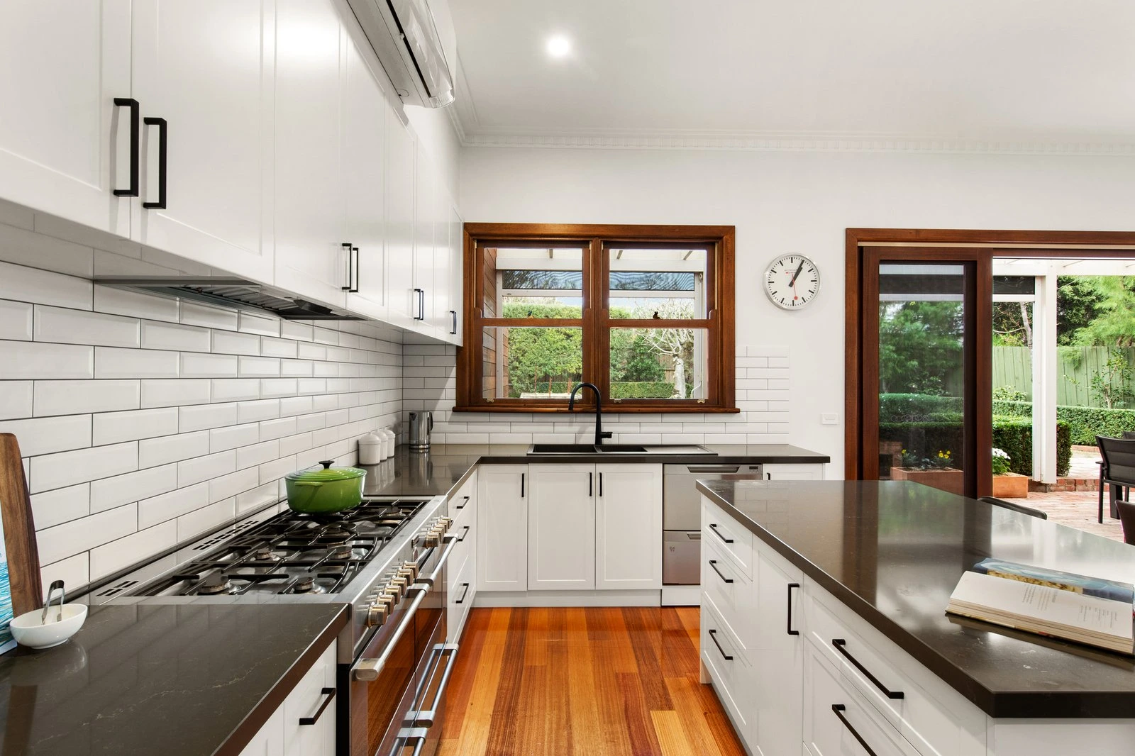 8 Cairnes Crescent, Malvern East, 3145