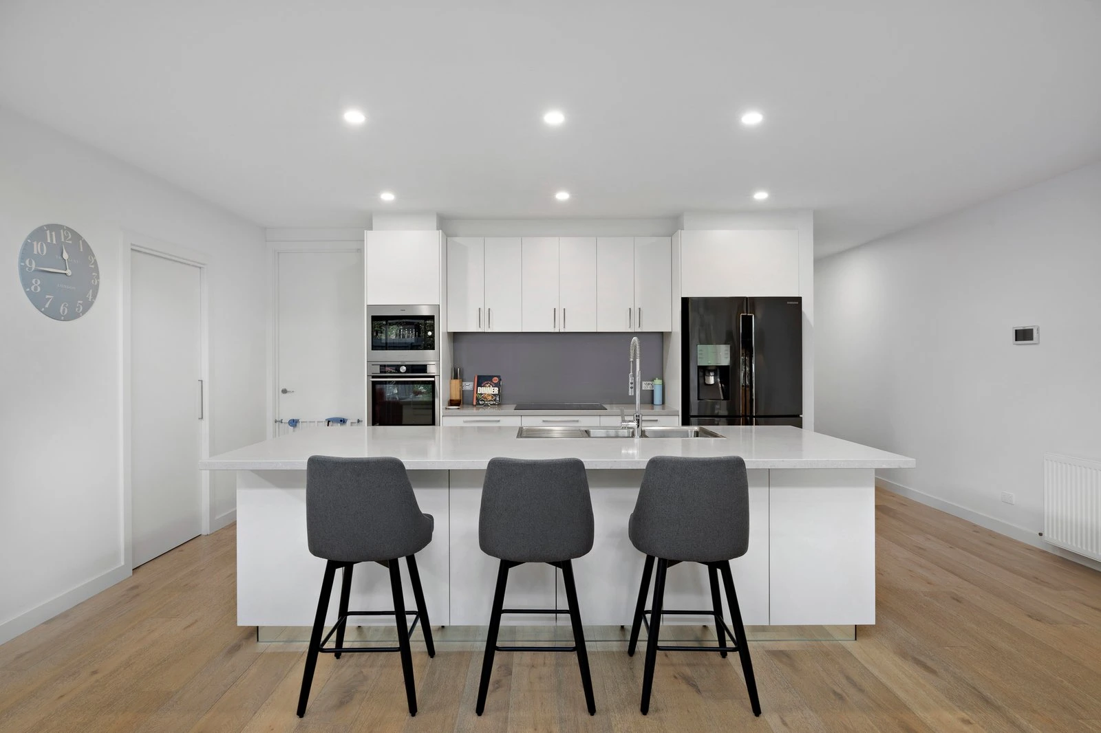 8 Campbell Grove, Mornington, 3931