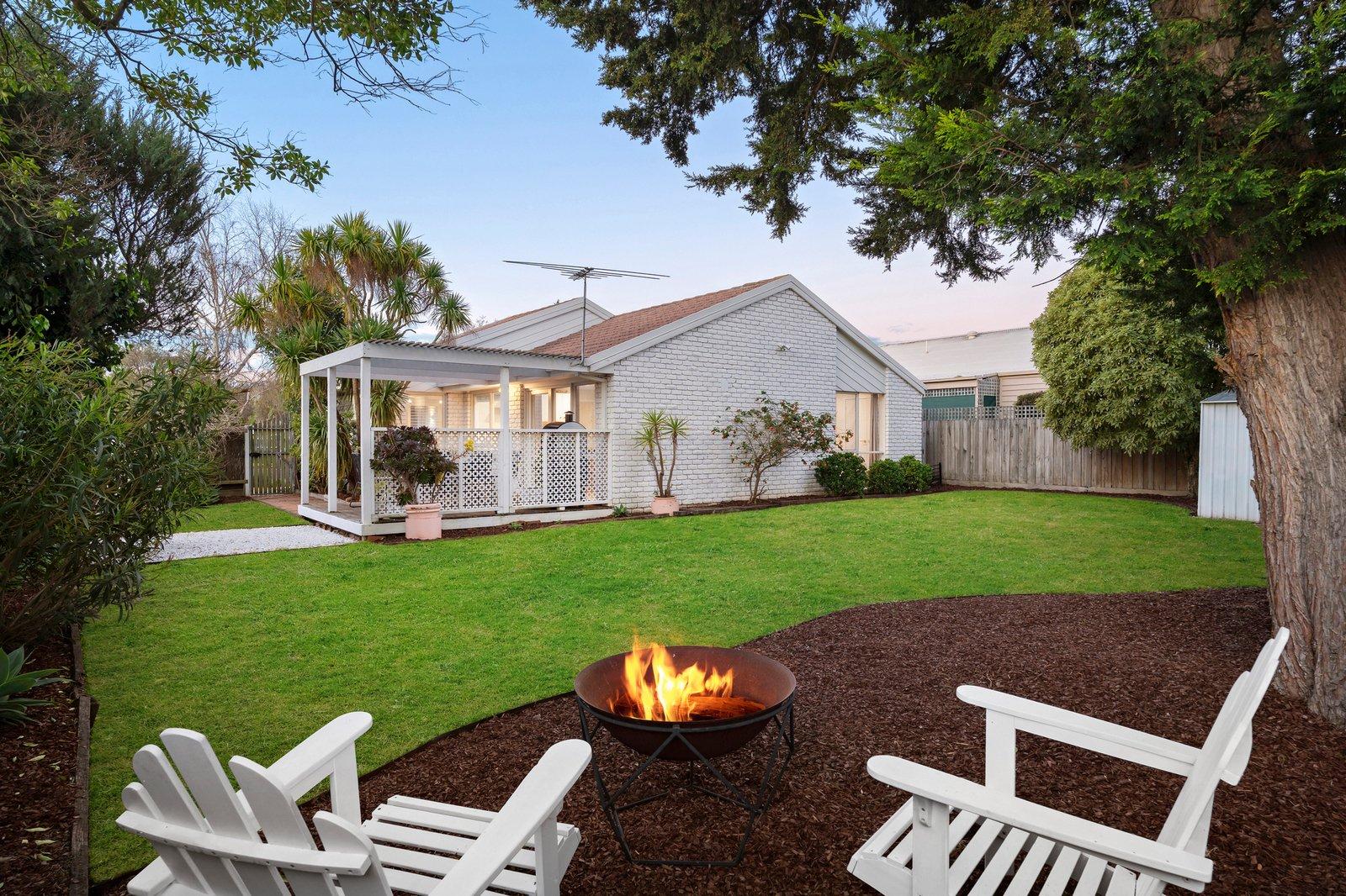 8 Flora Road, Mount Martha, 3934