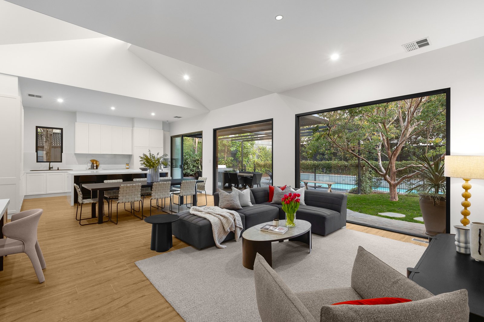 8 Irymple Avenue, Glen Iris, 3146