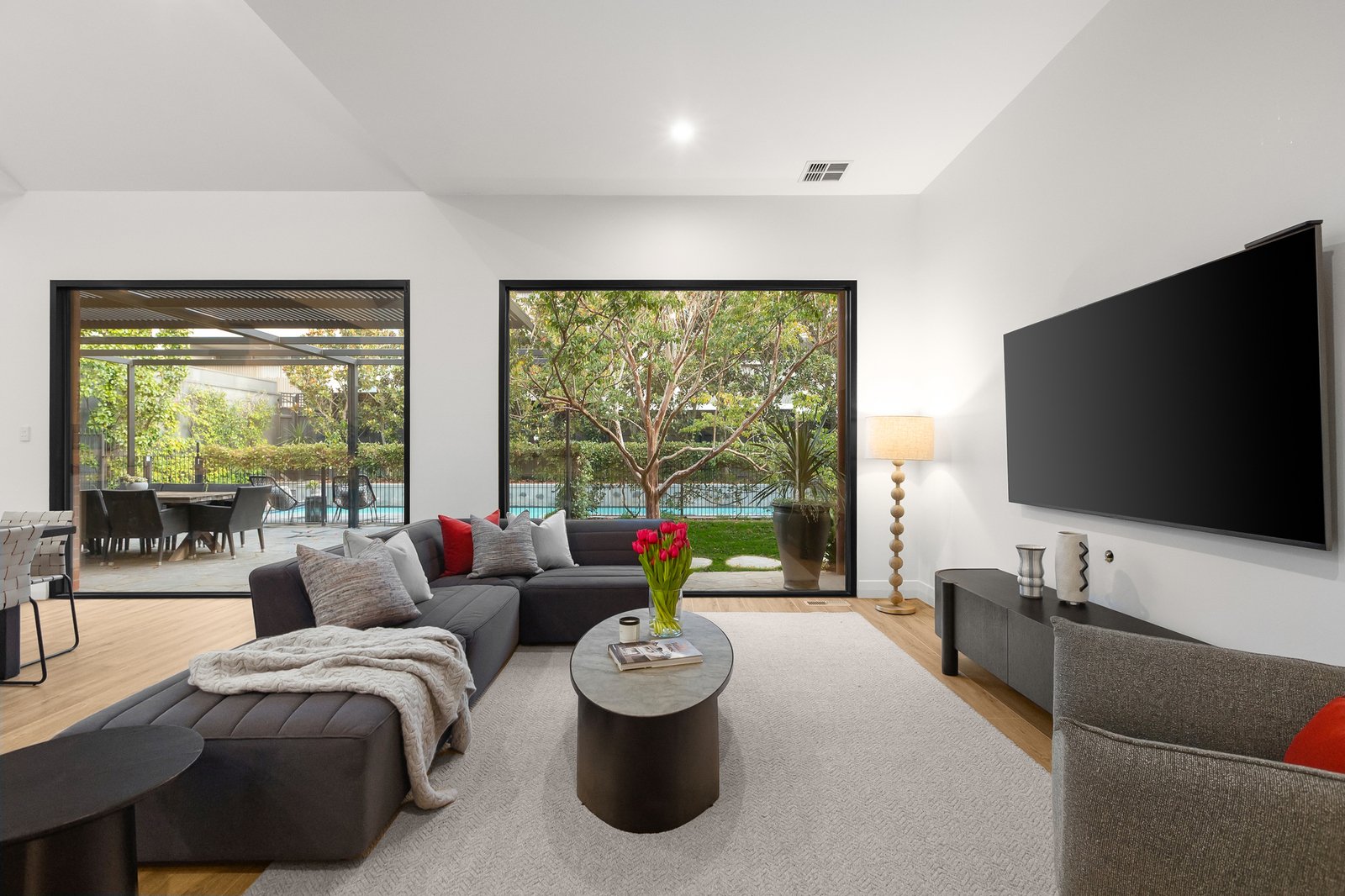 8 Irymple Avenue, Glen Iris, 3146