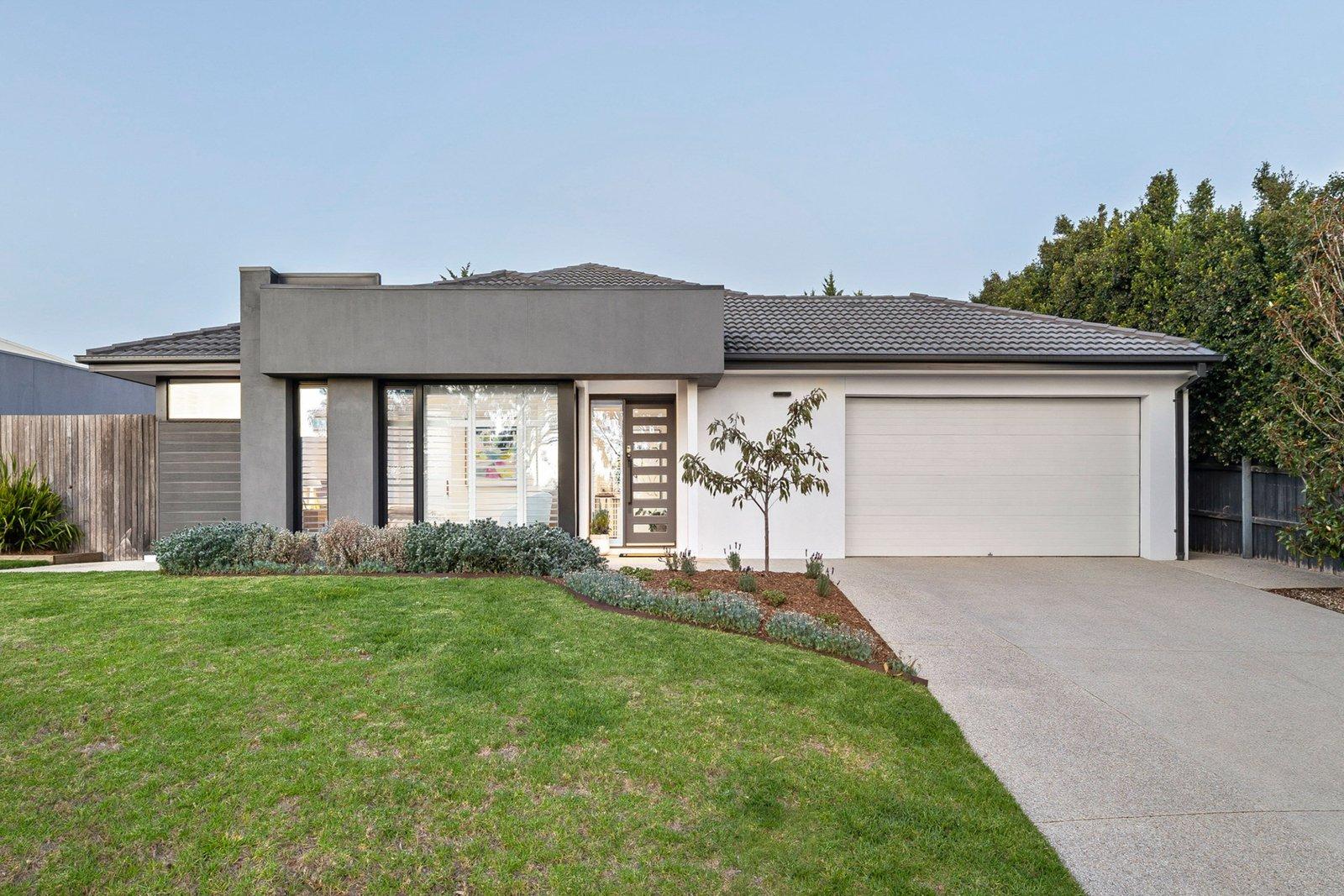8 Lucas Place, Mornington, 3931