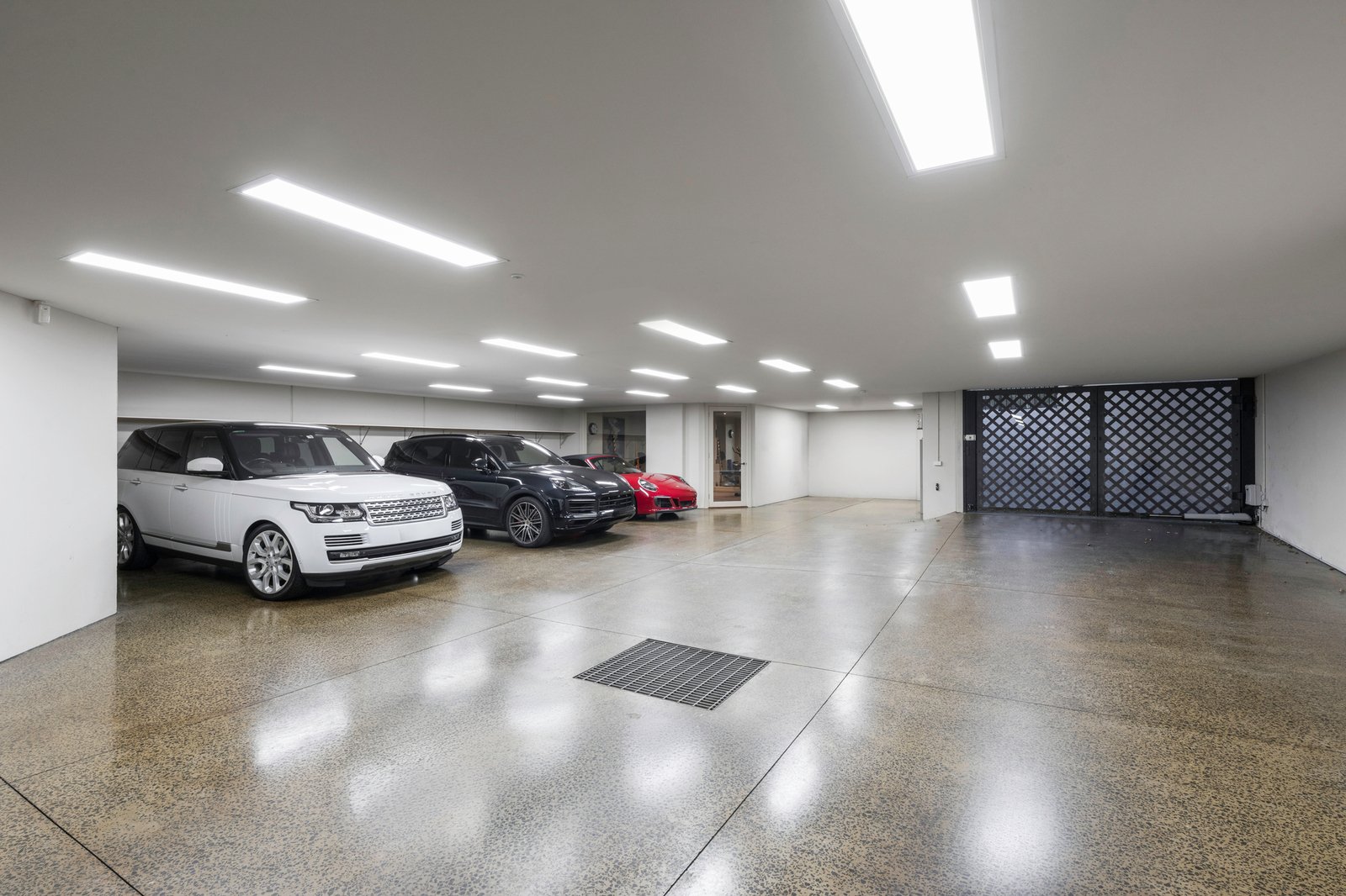 8 Montrose Court, Toorak, 3142