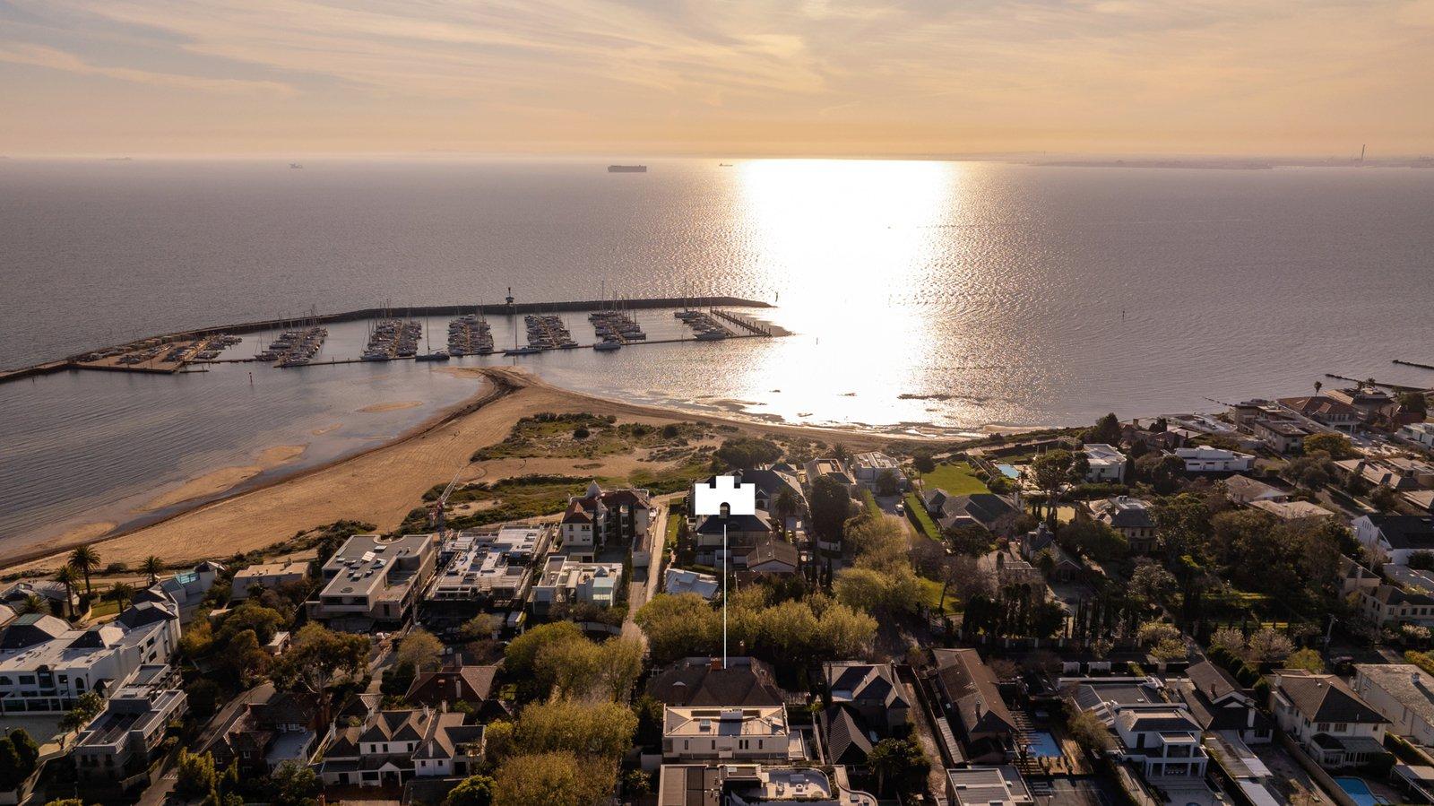 8 Seacombe Grove, Brighton, 3186