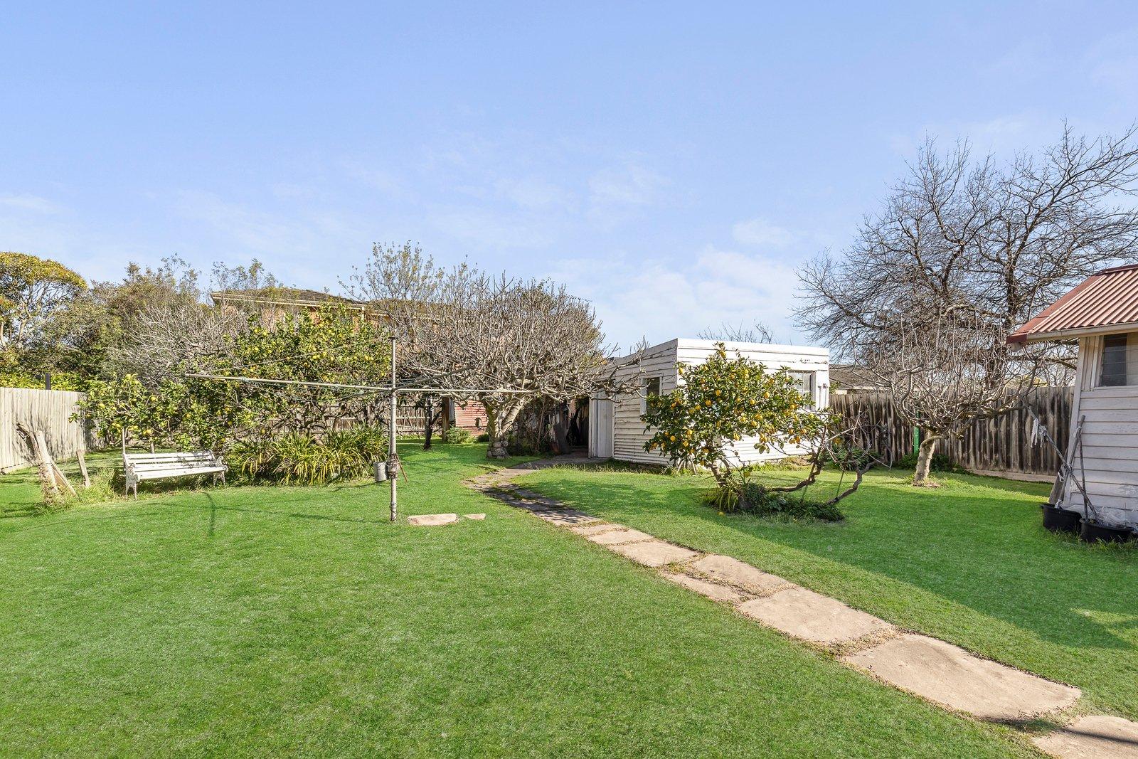 8 Station Avenue, Glen Iris, 3146