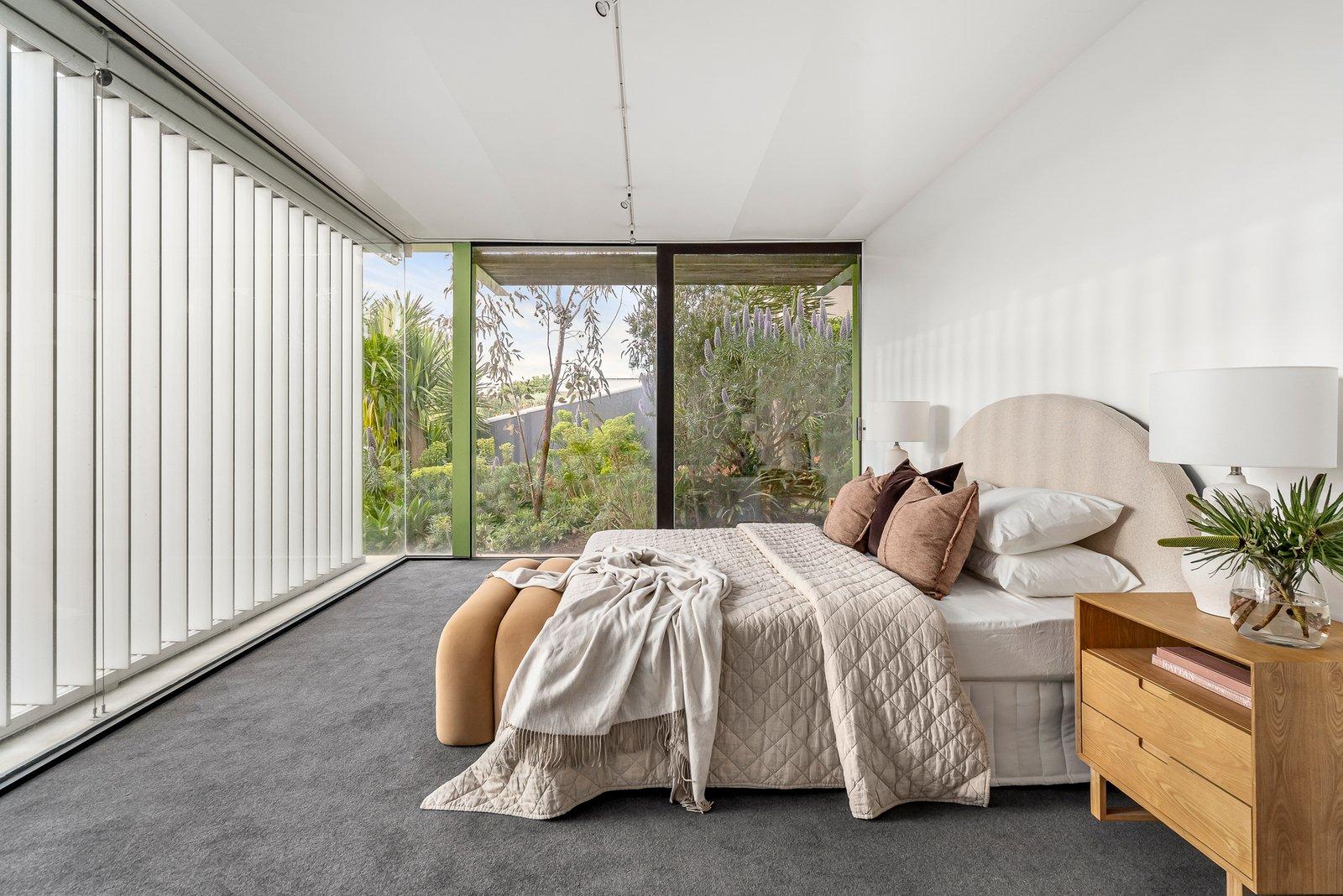8 Vista Grove, Toorak, 3142