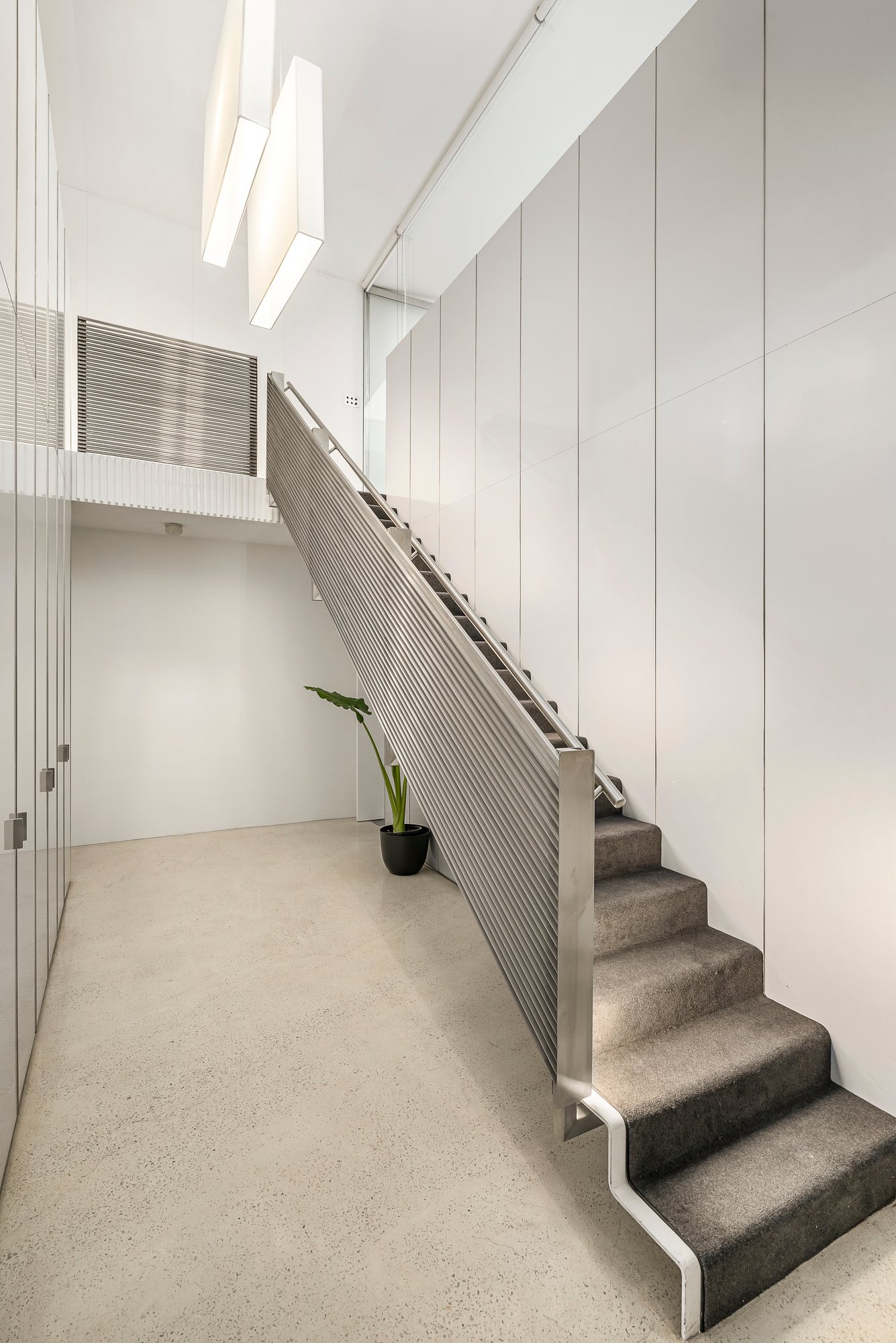 8 Vista Grove, Toorak, 3142