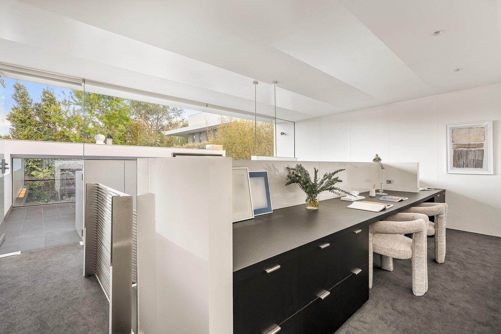 8 Vista Grove, Toorak, 3142