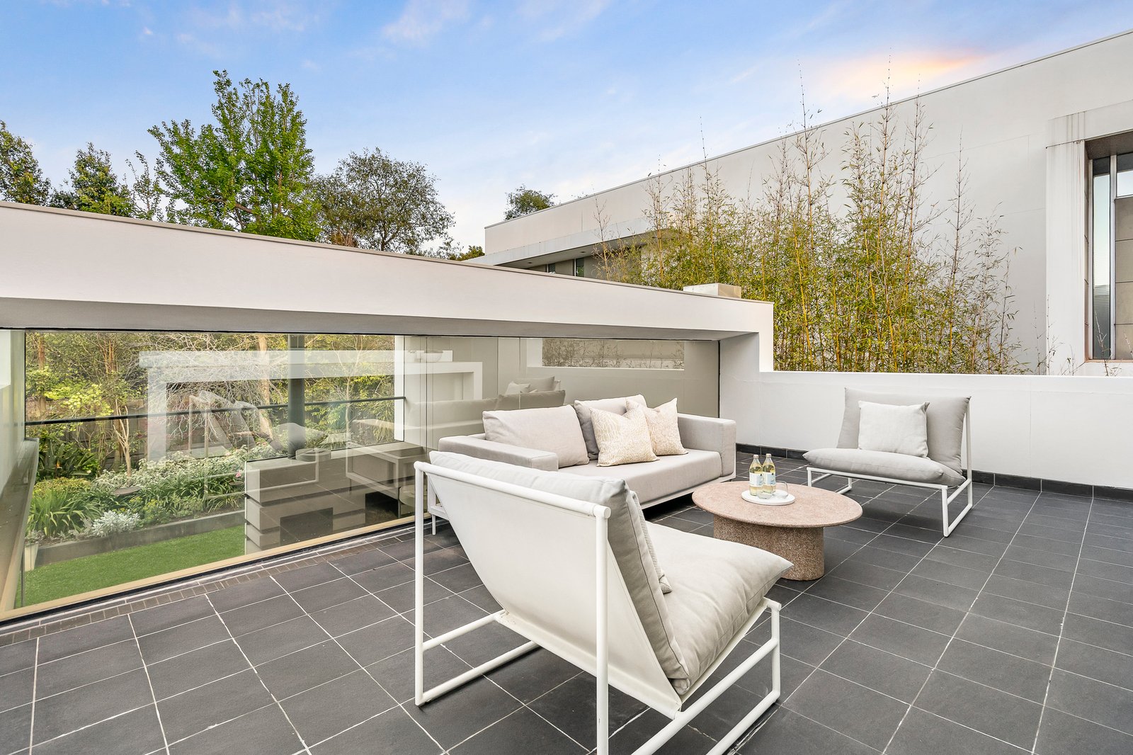 8 Vista Grove, Toorak, 3142