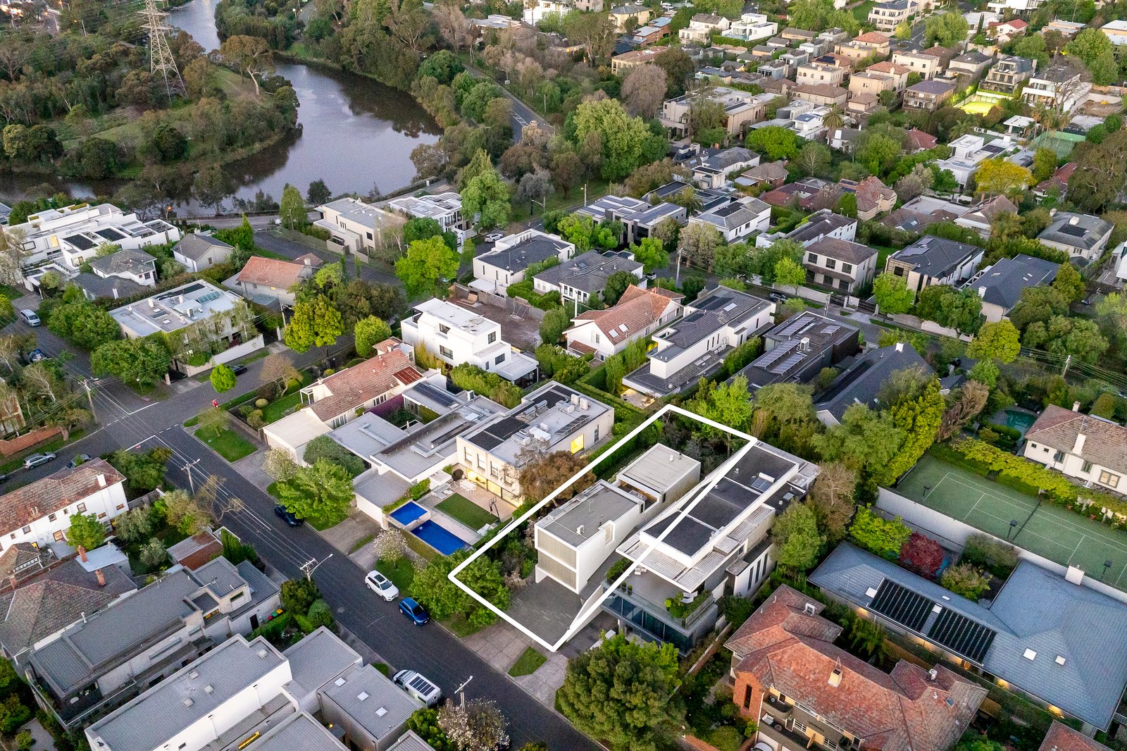 8 Vista Grove, Toorak, 3142