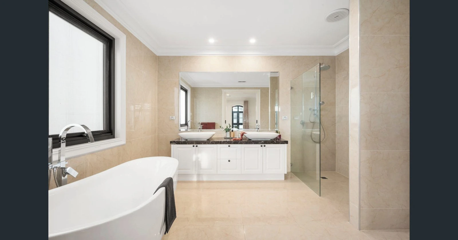 8 Wood Street, Bentleigh, 3204
