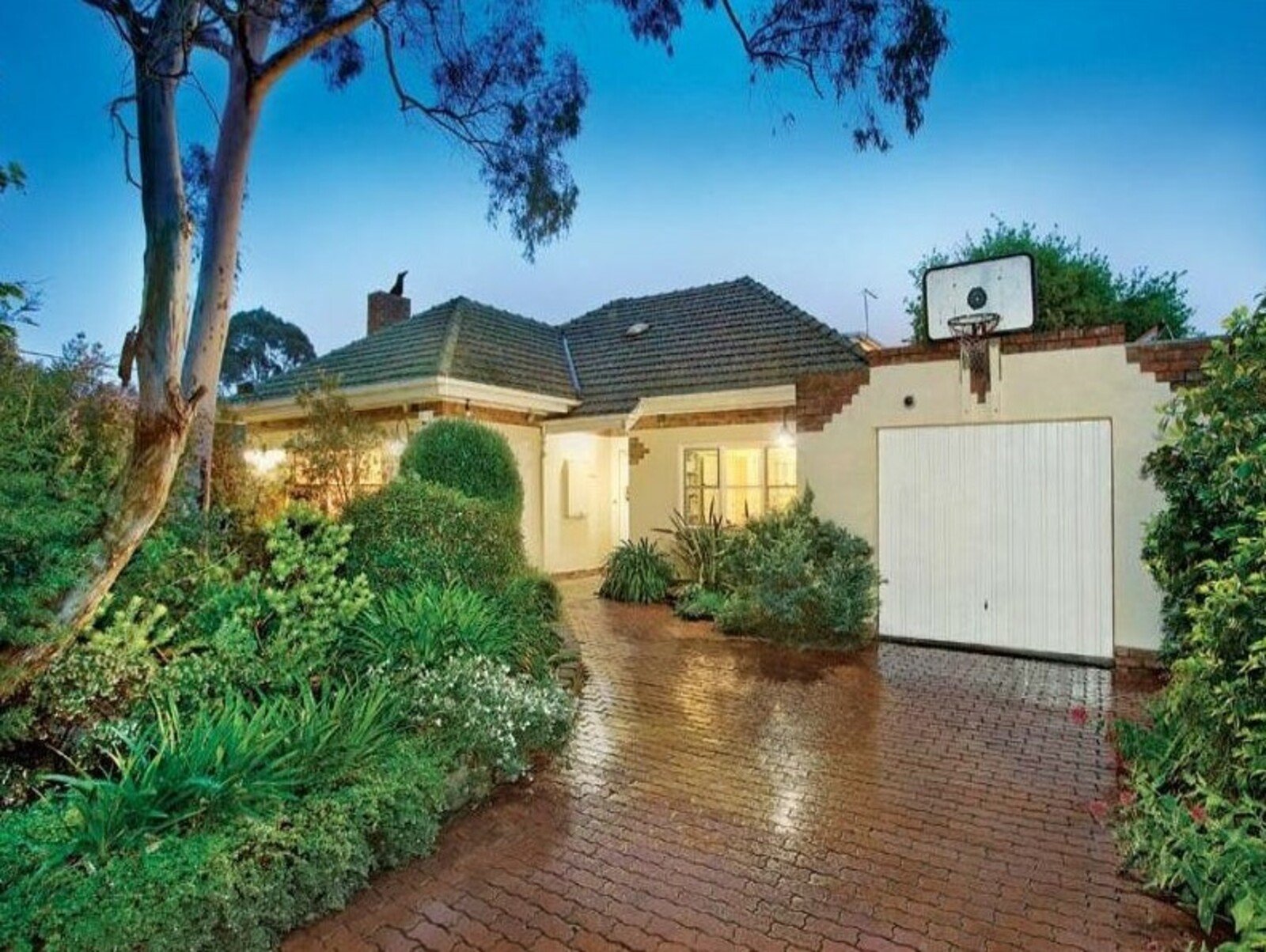 8 York Street, Mont Albert, 3127