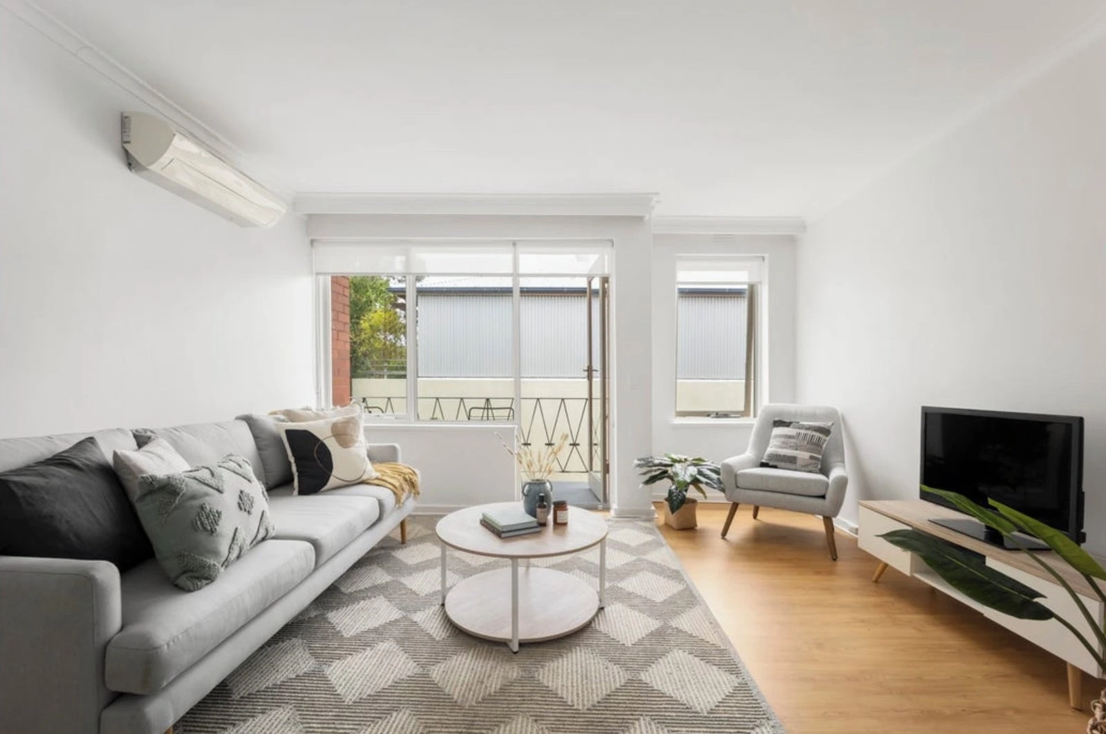 8/48 Spray Street, Elwood, 3184