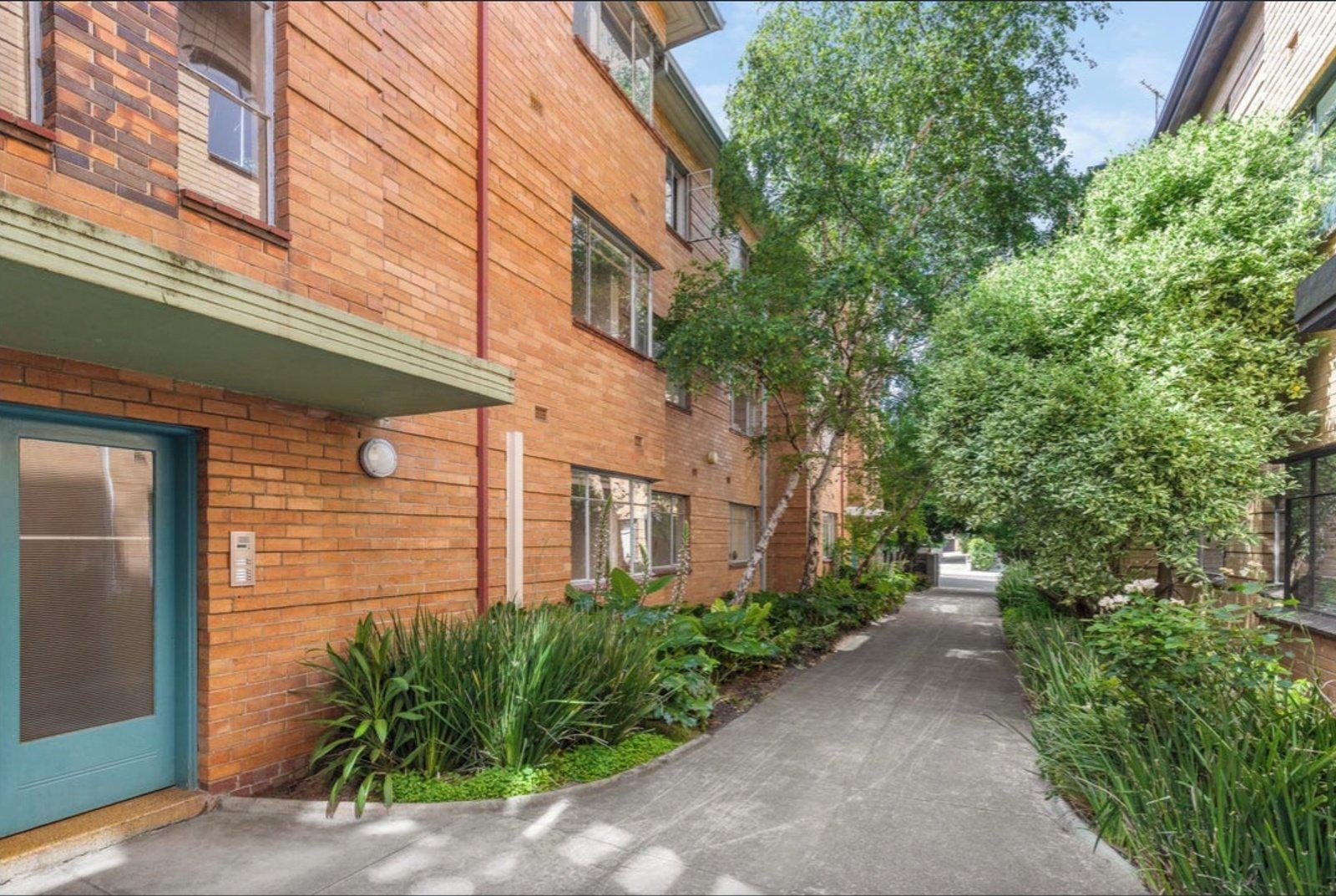 8/49 Acland Street, St Kilda, 3182