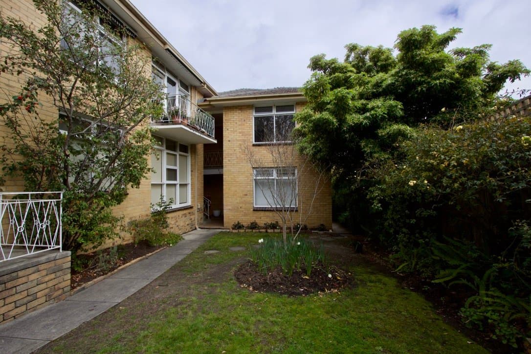 8/5 Willow Grove, Canterbury, 3126