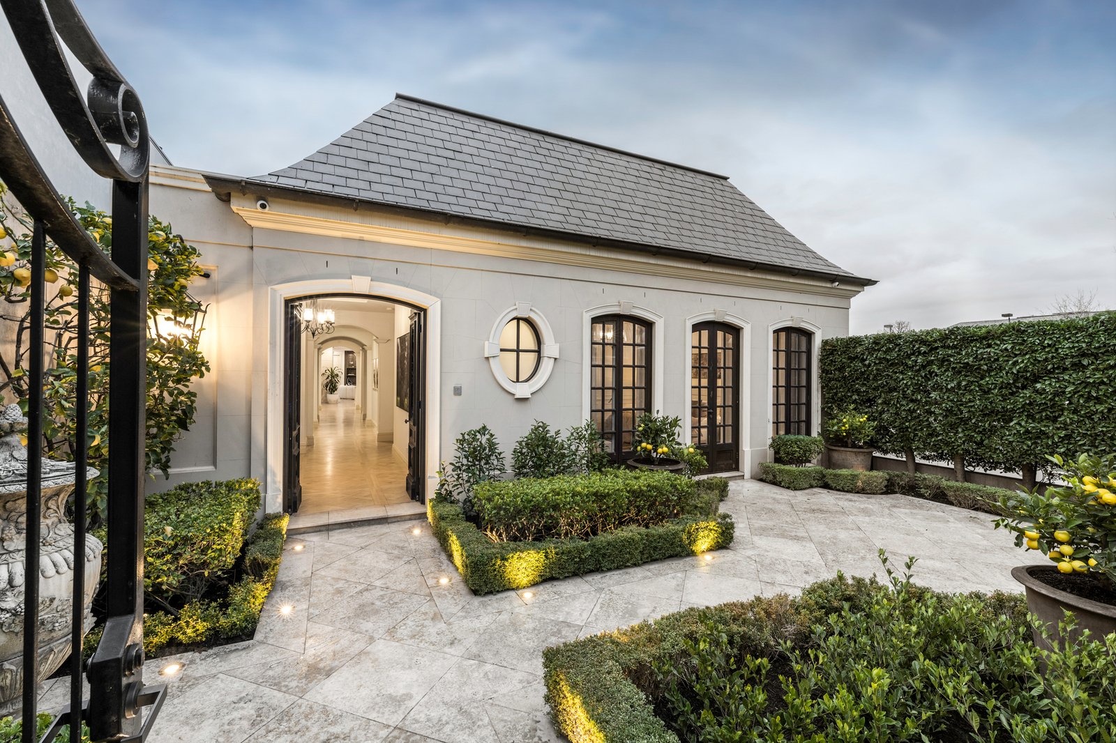 8A Ottawa Road, Toorak, 3142