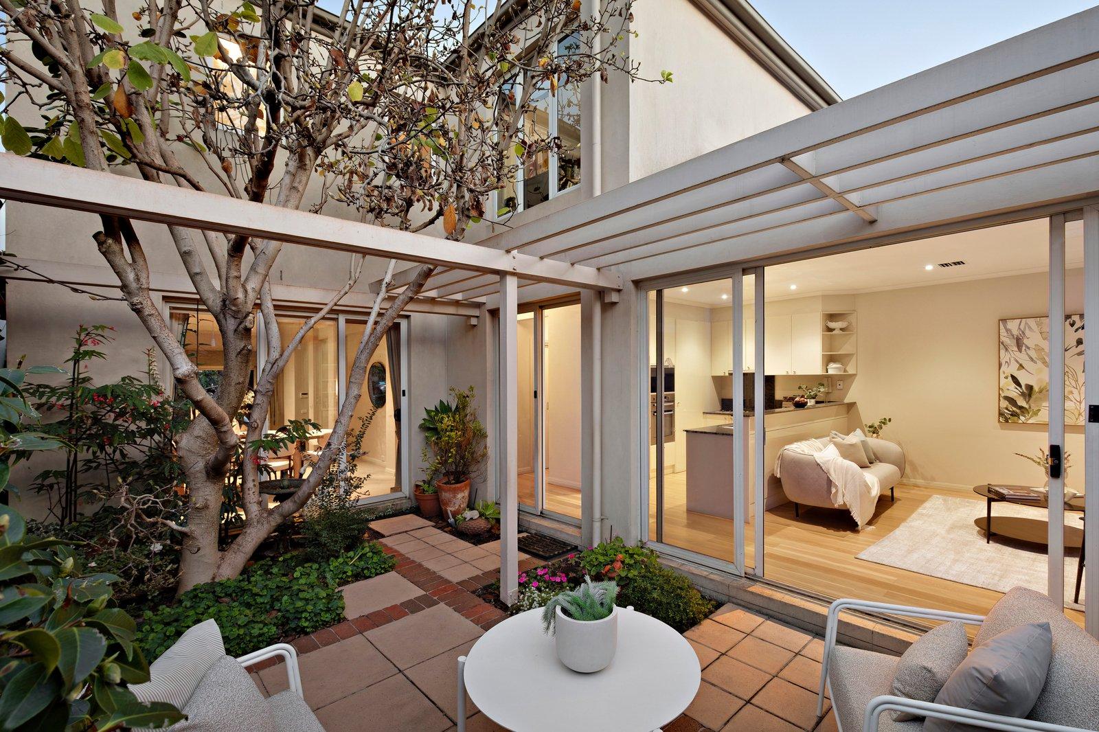 9 Hobsons Bay Parade, Port Melbourne, 3207