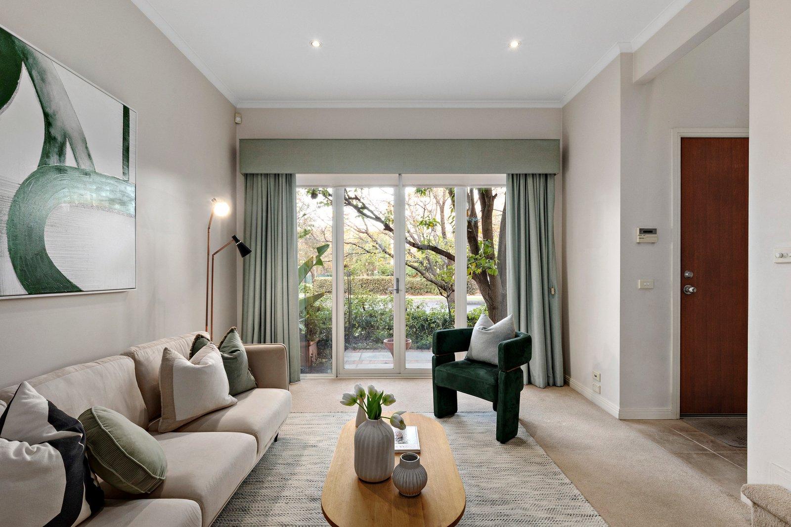 9 Hobsons Bay Parade, Port Melbourne, 3207